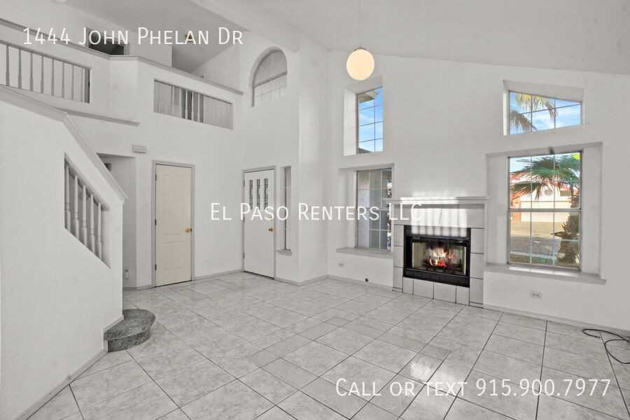 1444 John Phelan Dr - Photo 3 of 37