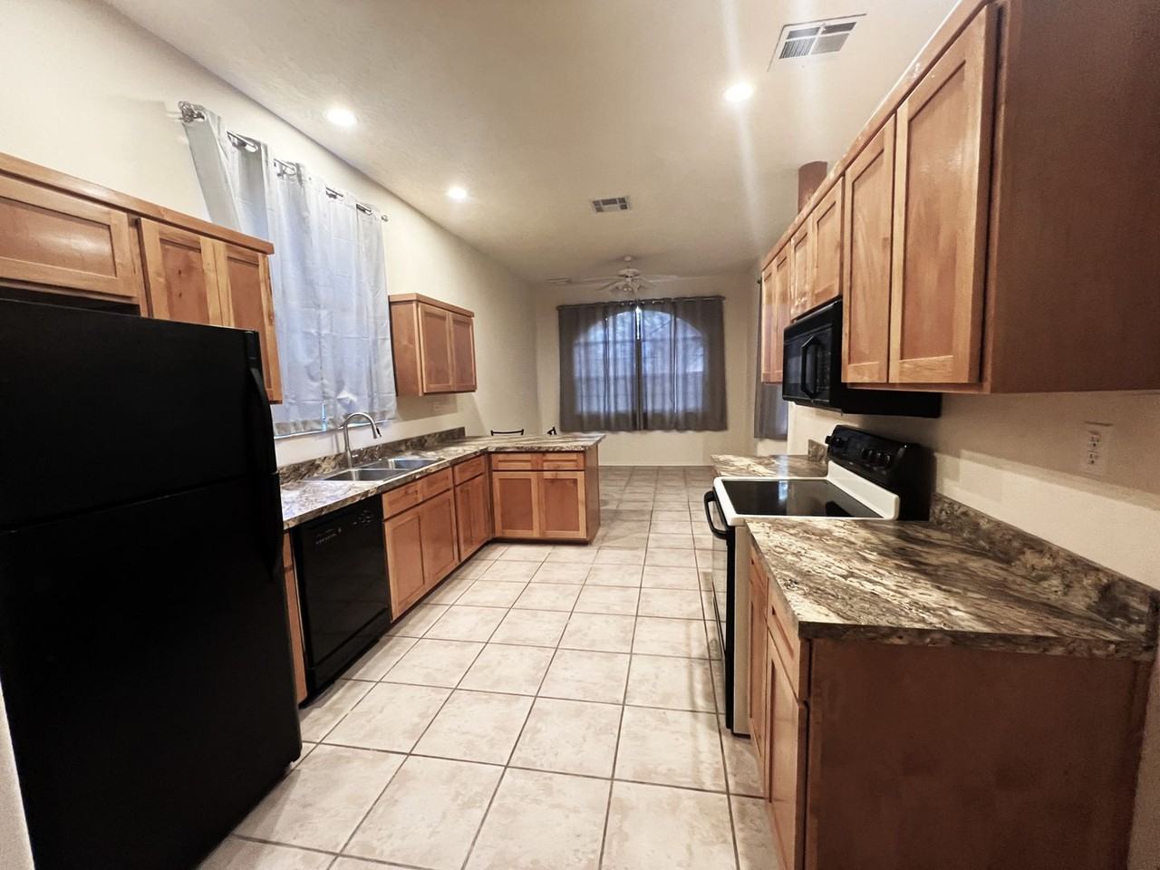 740 Canyon Point Rd - Photo 6 of 24