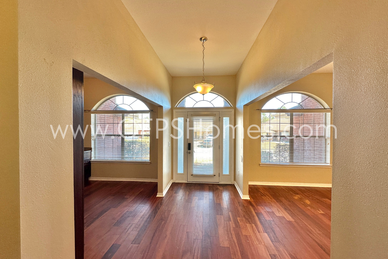 2837 Shoni Dr - Photo 2 of 32