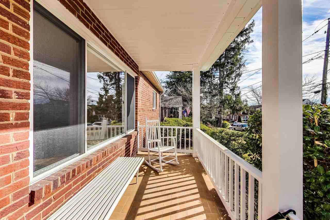2421 Homestead Dr - Photo 2 of 36