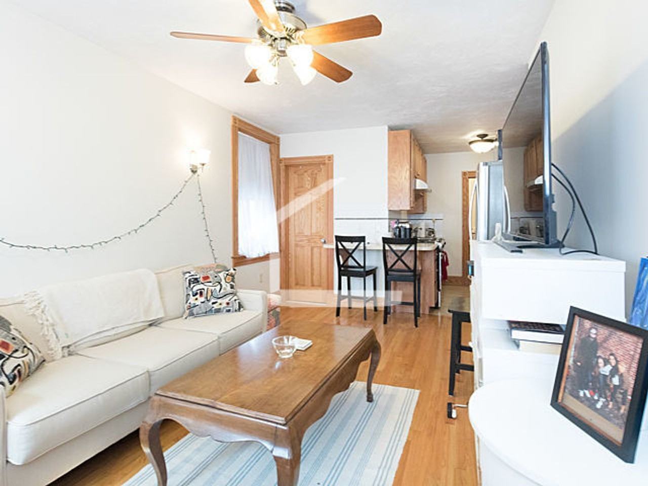 91 Myrtle St - Photo 3 of 8