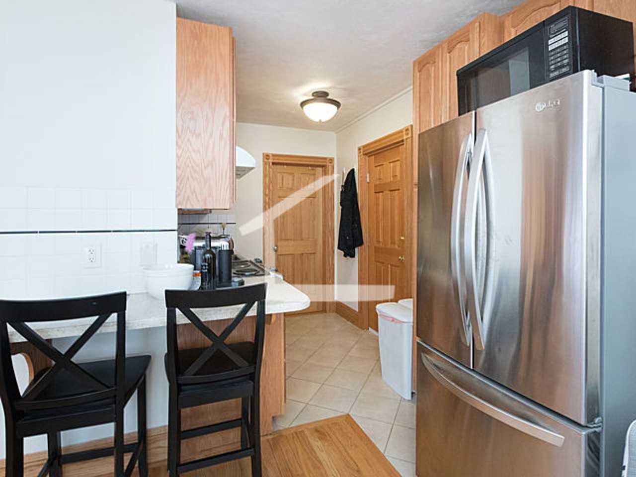 91 Myrtle St - Photo 6 of 8