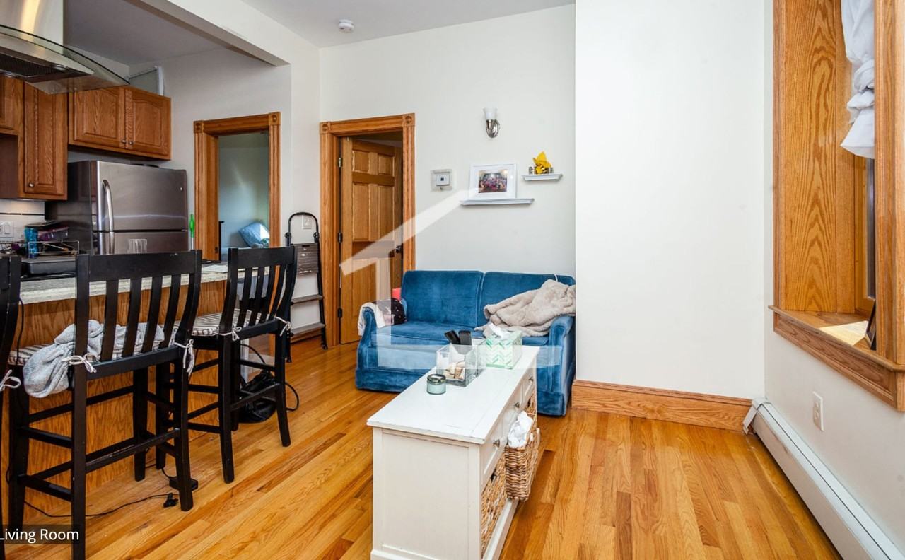 83 Myrtle St - Photo 5 of 7