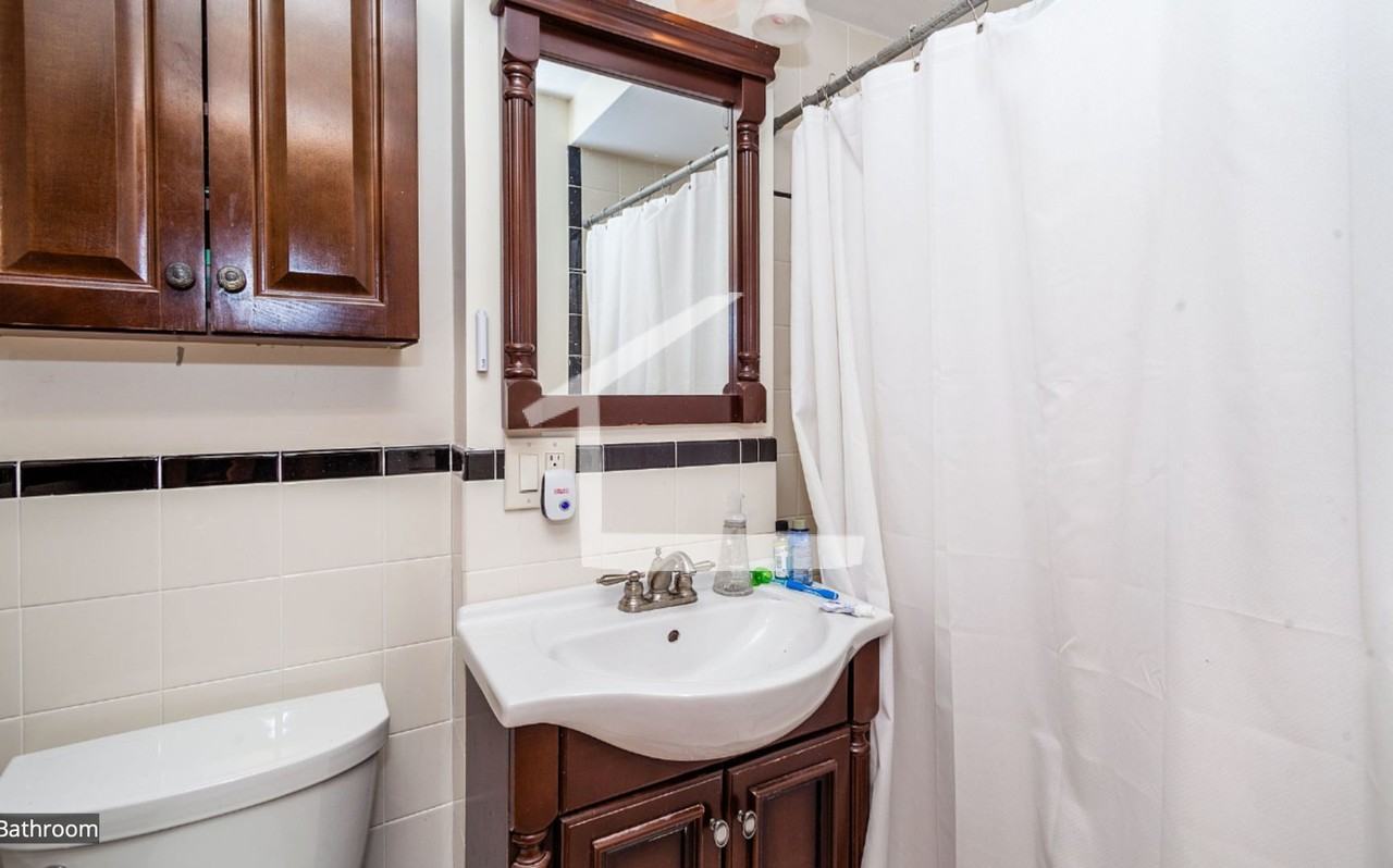 83 Myrtle St - Photo 6 of 7