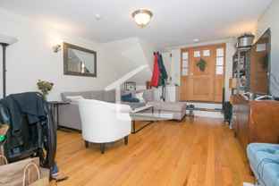 10 S Russell St - Photo 1 of 1