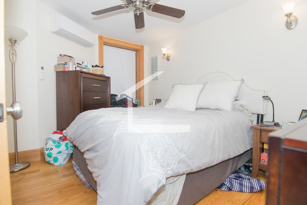 10 S Russell St - Photo 3 of 8