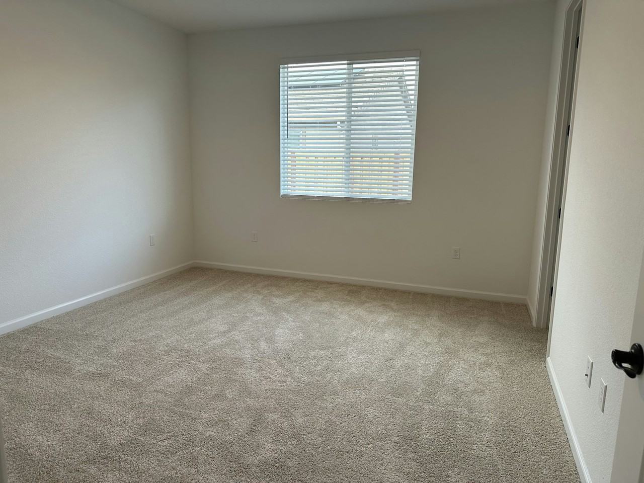 679 Estancia St - Photo 6 of 12