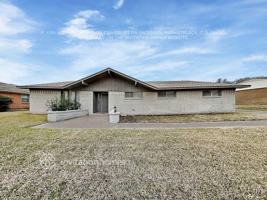 featured image of 1605 Comanche Trl