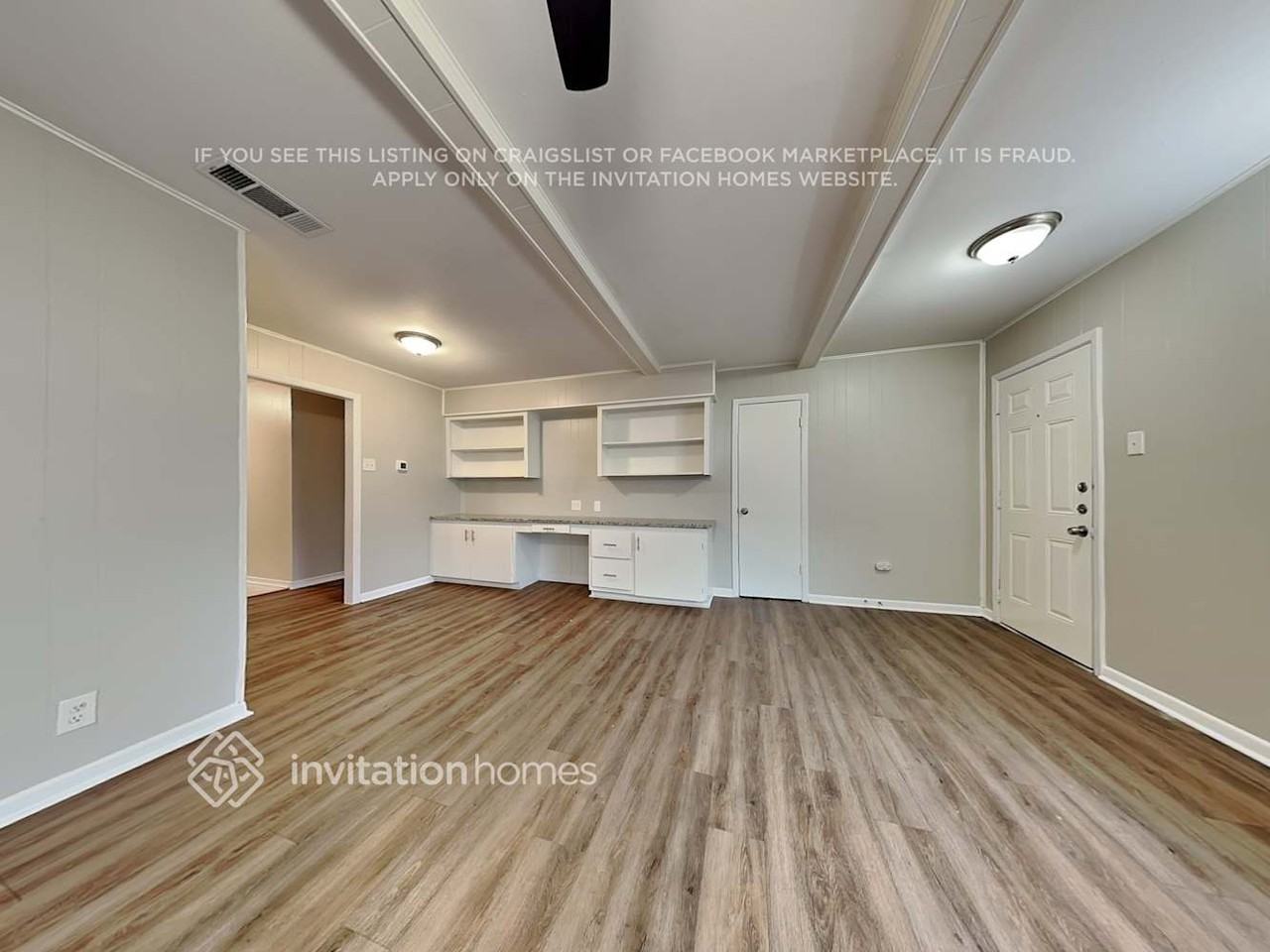 1605 Comanche Trl - Photo 3 of 21