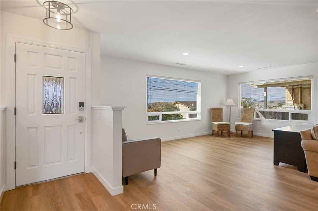 2091 Circle Dr - Photo 2 of 21