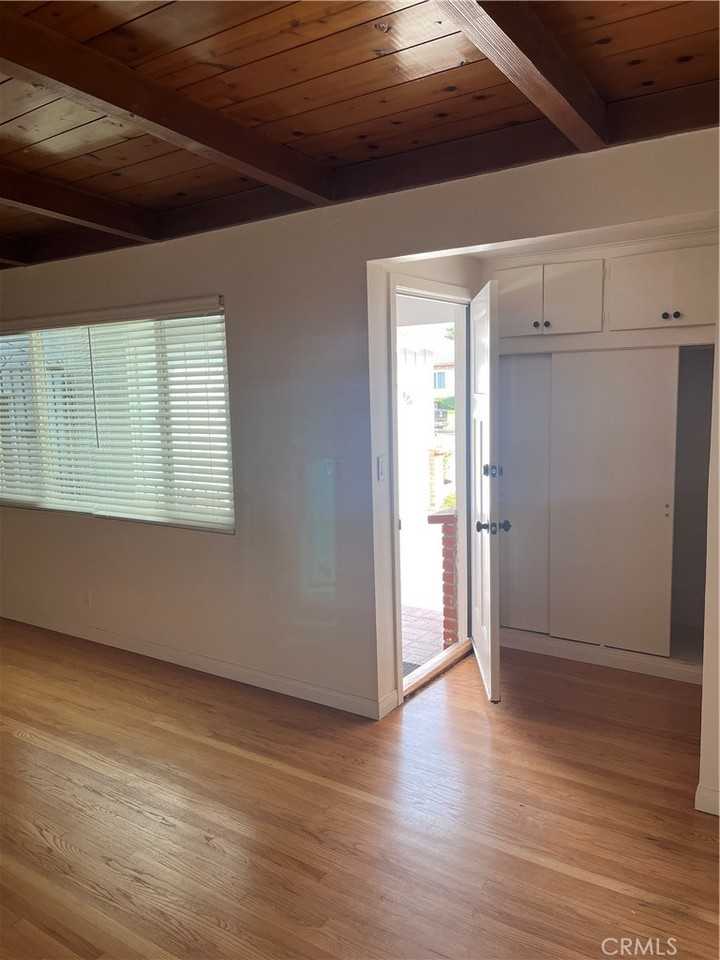 619 N Lyall Ave - Photo 4 of 23