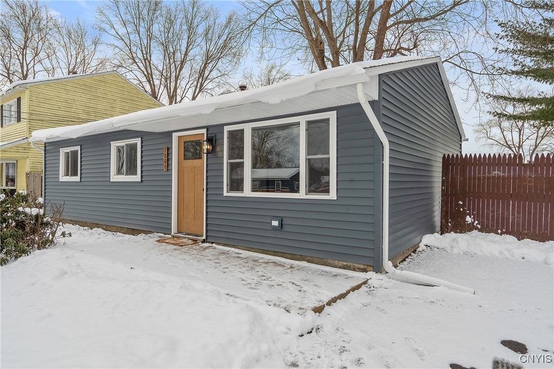 7891 Areopagitica Ave - Photo 2 of 25