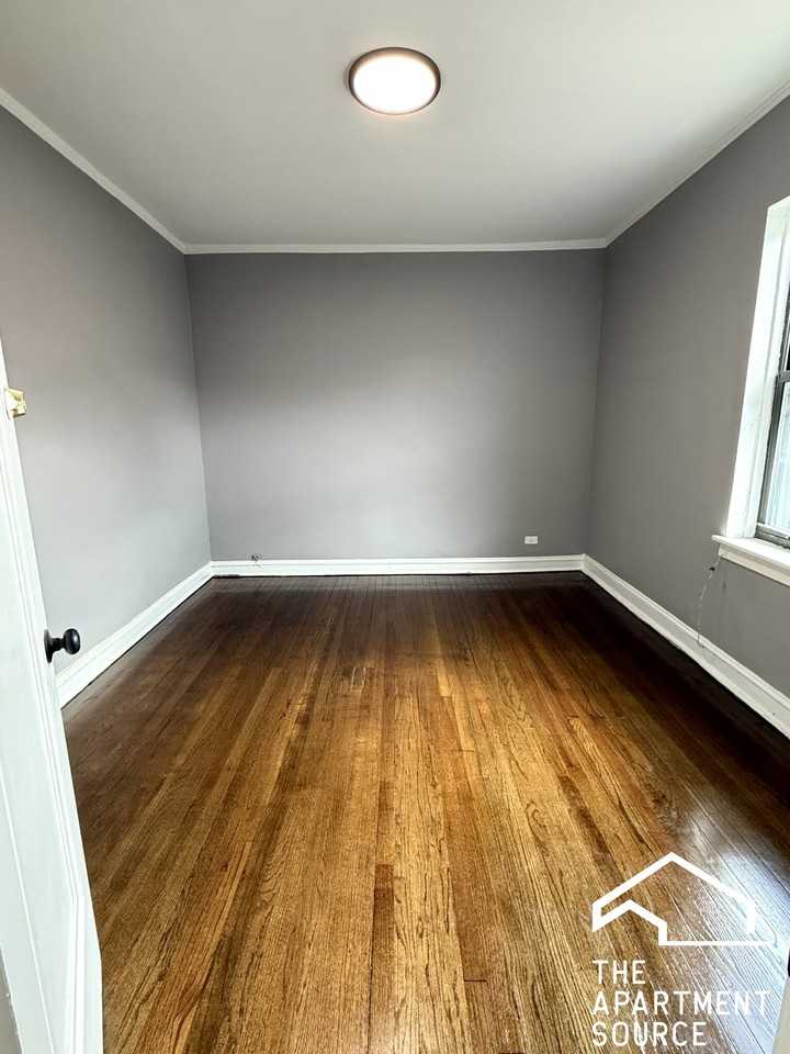 5246 S Drexel Ave #2E - Photo 7 of 10