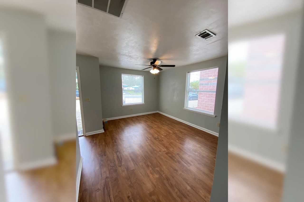 813 W Brevard St - Photo 2 of 20