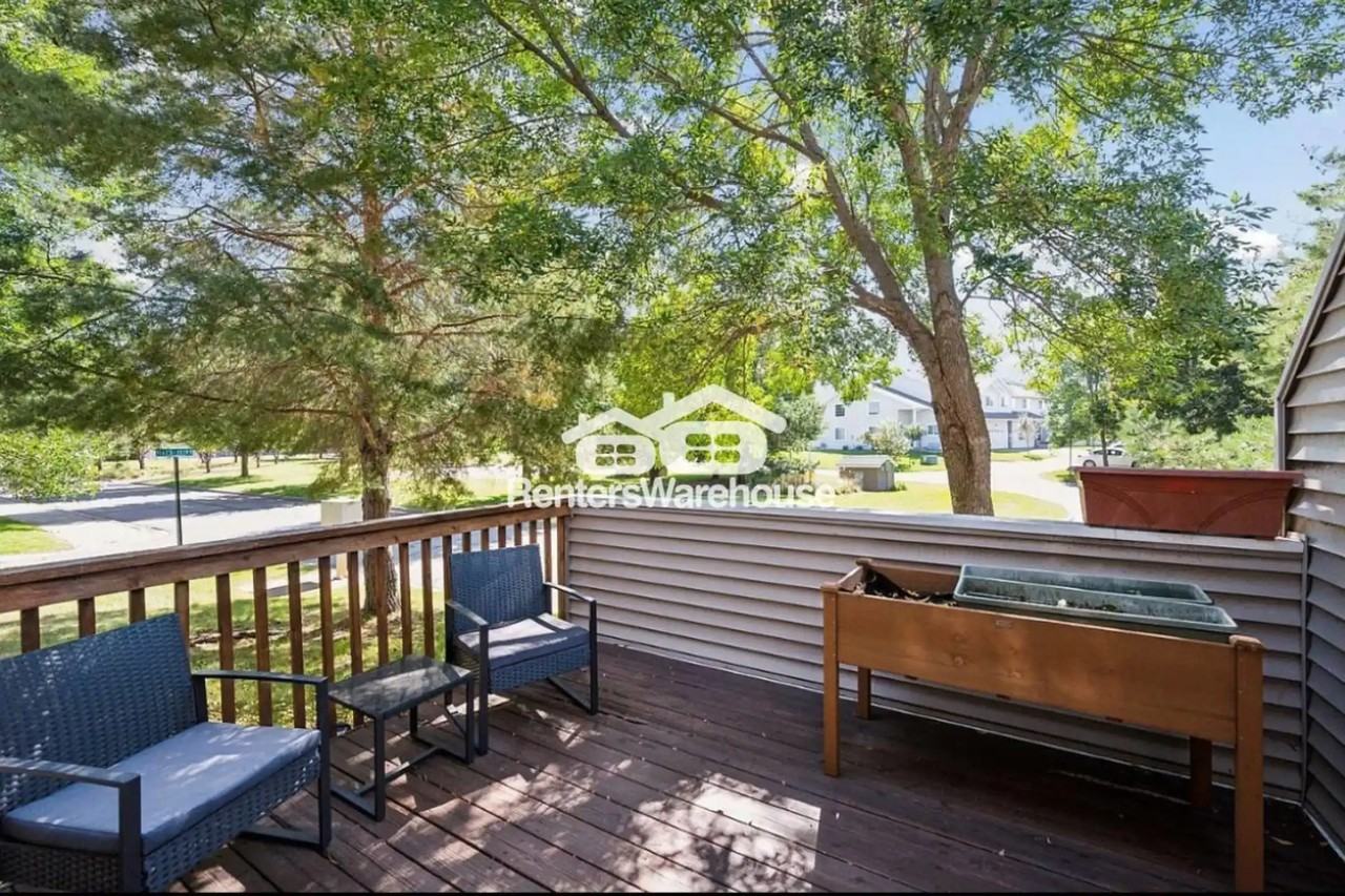 11199 16th St Ne - Photo 2 of 23