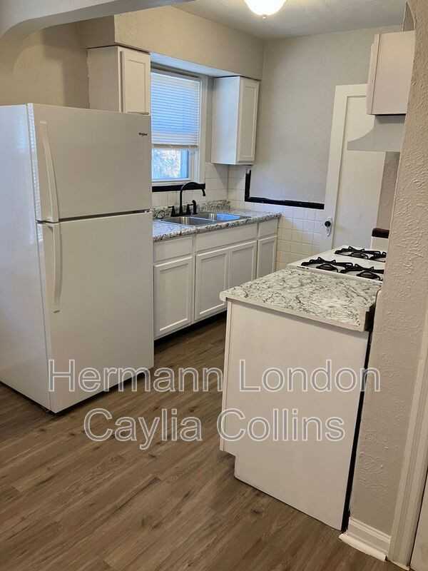 10065 Dorothy Ave - Photo 3 of 11