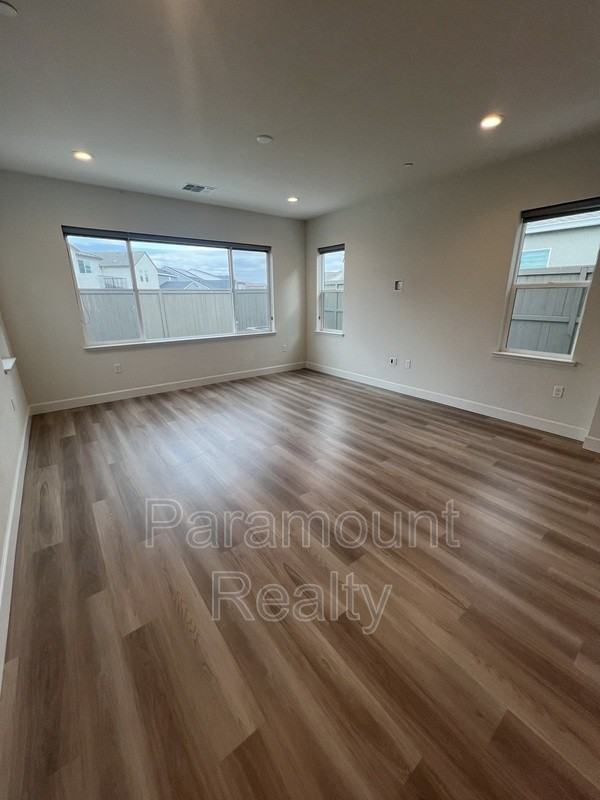 4202 Randa Way - Photo 6 of 38