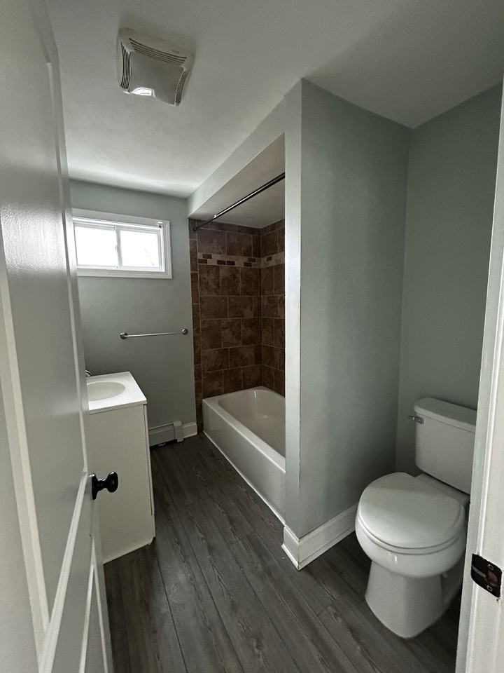 45 Fuller Ave - Photo 3 of 7