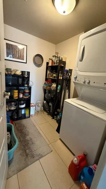 603 Rue Robert-Élie - Photo 3 of 12