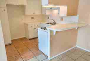 840 S Carondelet St #4 - Photo 1 of 1