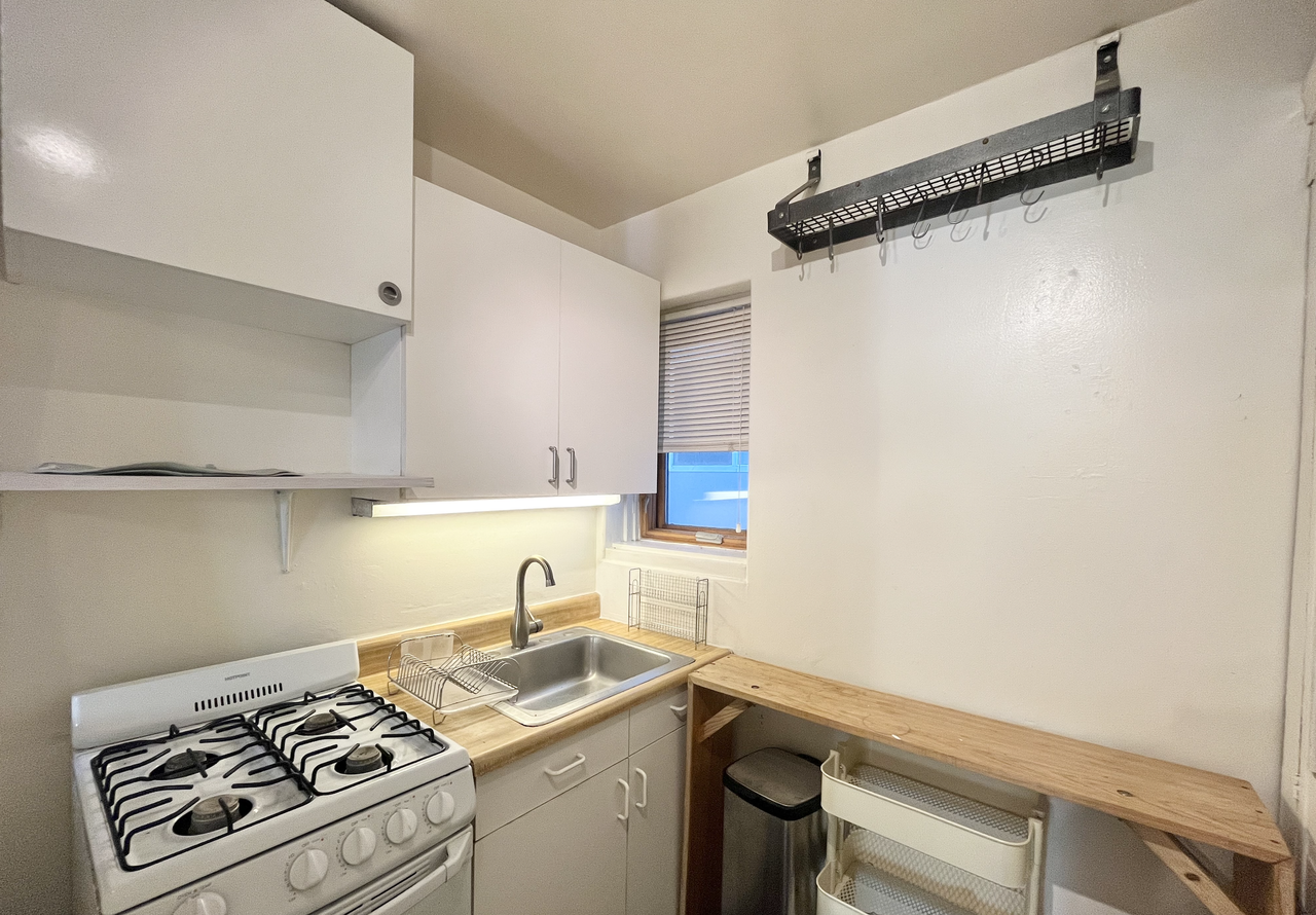 399 Bellevue Ave #A - Photo 3 of 7