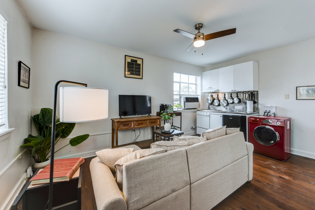 Capitol View Apartments - Photo 3 of 23