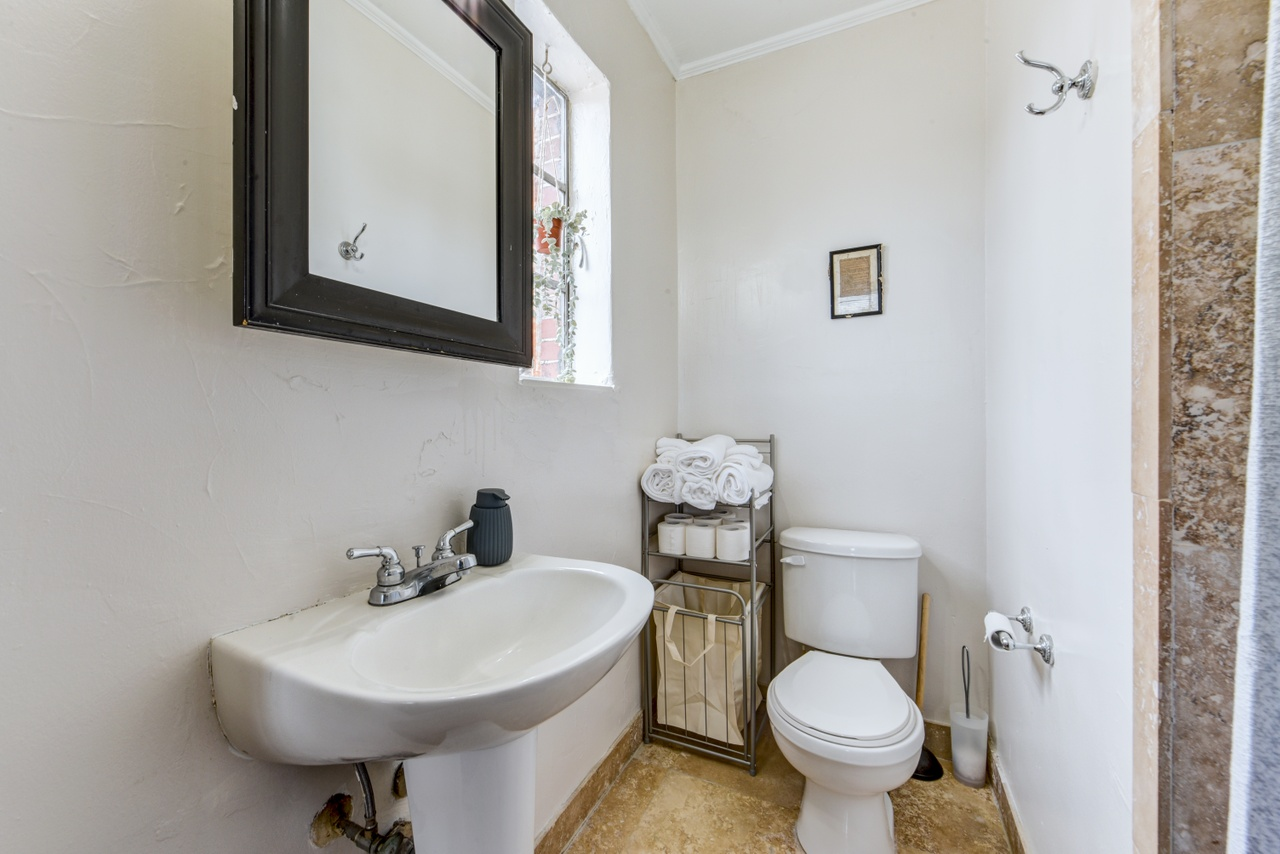 Capitol View Apartments - Photo 6 of 23