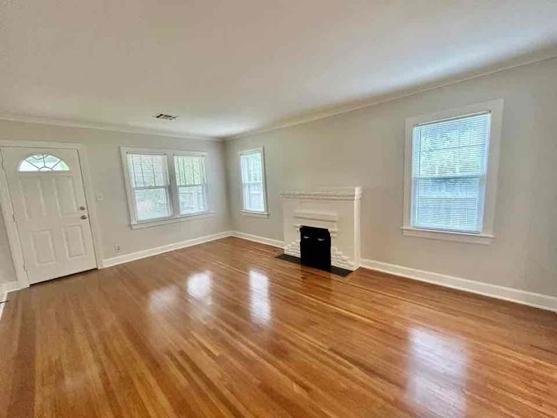 1011 E 36th St - Photo 3 of 20