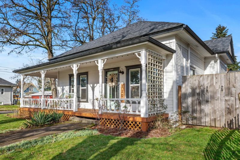 1202 E 29th St - Photo 2 of 37