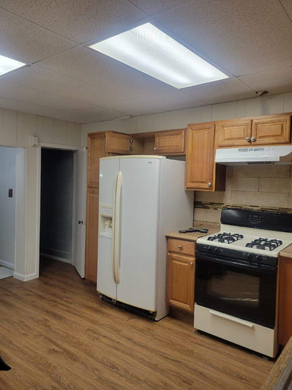 1313 S Broad St - Photo 3 of 13