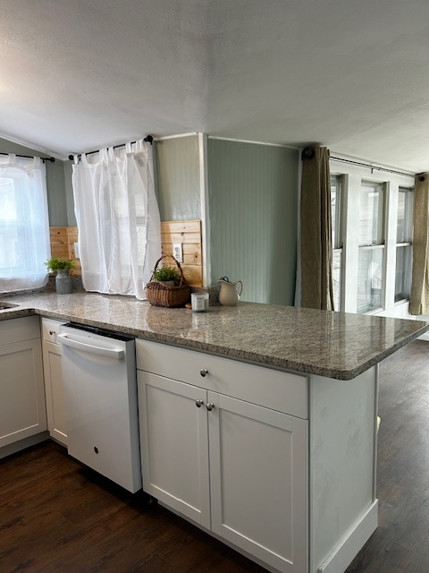 2421 North St - Photo 3 of 14