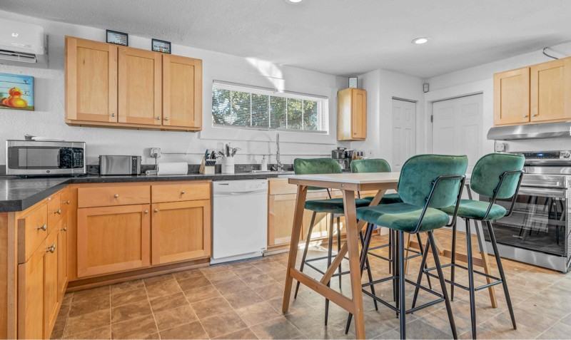 9628 19th Bay St #5 - Photo 6 of 21