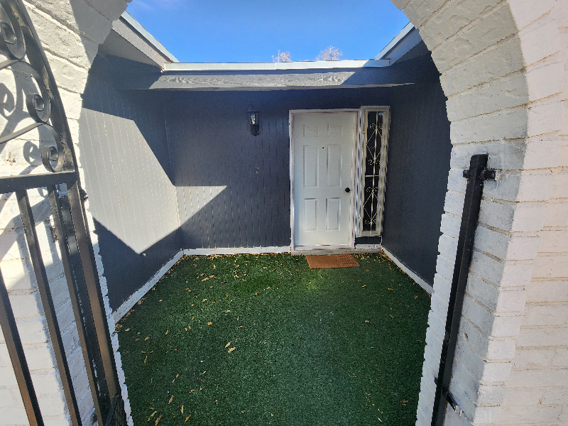 5536 Longview Cir - Photo 2 of 20