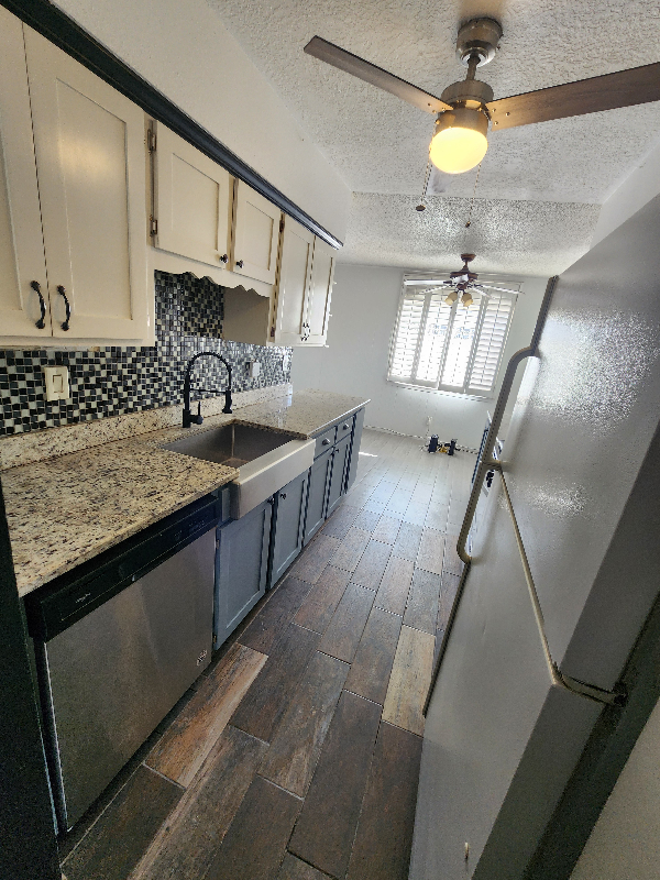 5536 Longview Cir - Photo 3 of 20