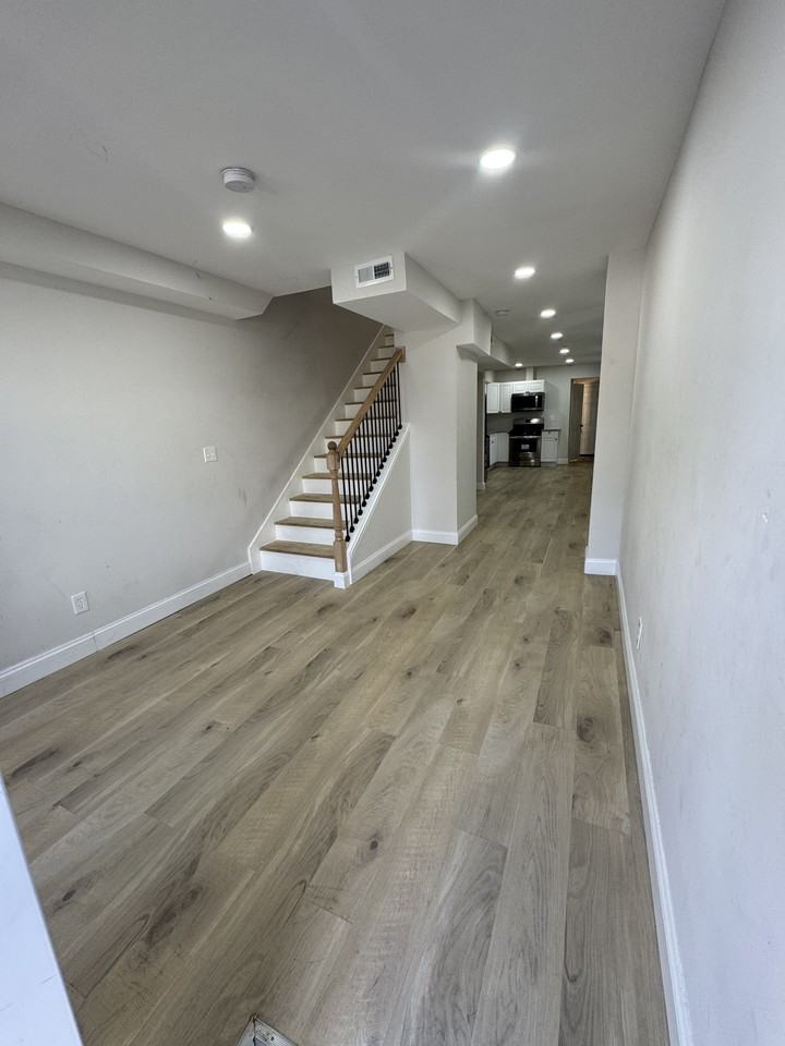 1229 W Saratoga St - Photo 2 of 10