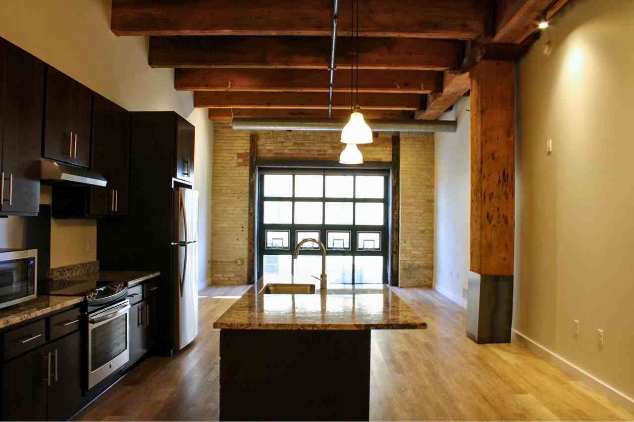 Docks Building - Photo 6 of 41