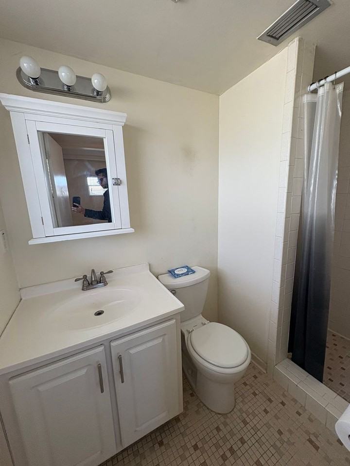 623 N Bay St #11 - Photo 7 of 8