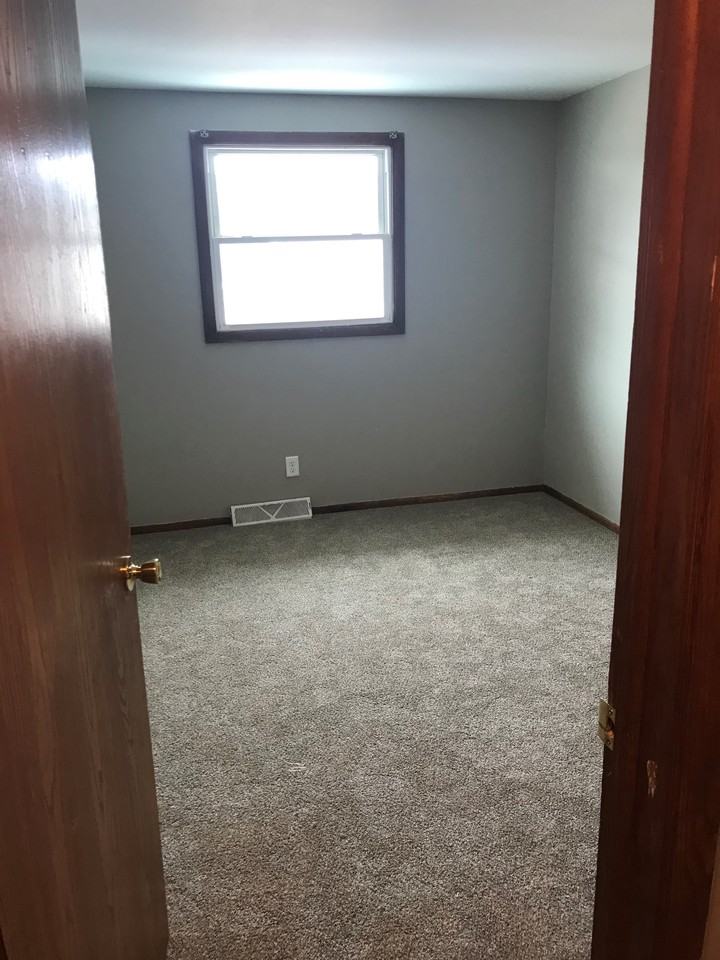 12221 Dearbourn Ave - Photo 7 of 9