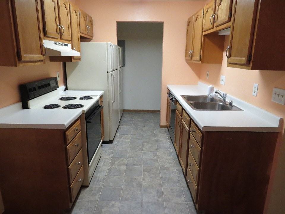 814 N Thompson Dr - Photo 2 of 7