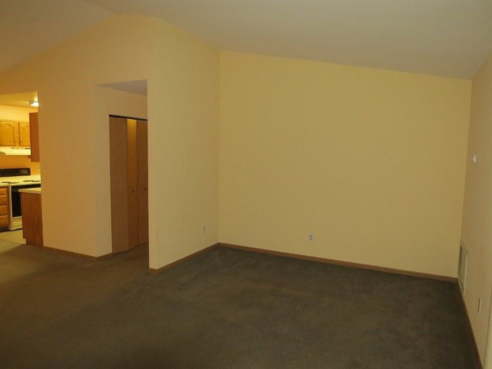 814 N Thompson Dr - Photo 7 of 7