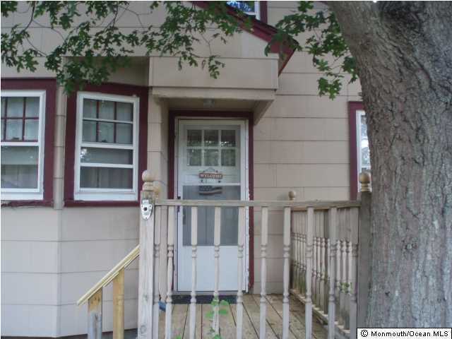 434 Windsor St - Photo 2 of 13