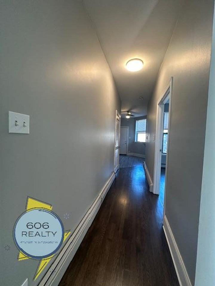 Bright and Spacious Apartments in Washington Park neighborhood! - Photo 6 of 11