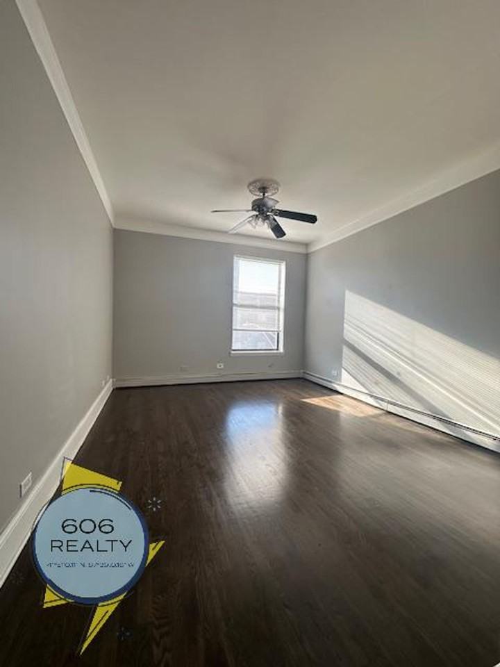 Bright and Spacious Apartments in Washington Park neighborhood! - Photo 7 of 11