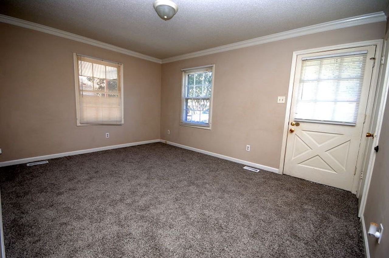 102 Moore Allen St - Photo 2 of 10