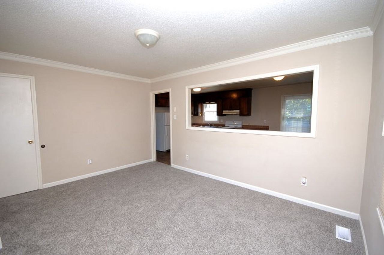 102 Moore Allen St - Photo 3 of 10