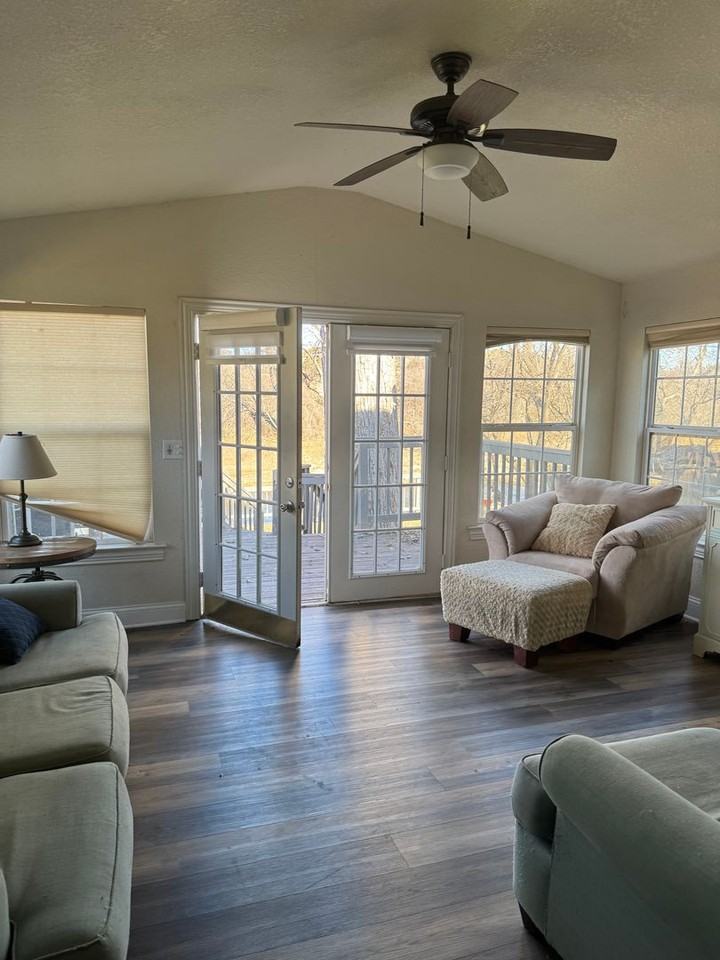 352 352 County Road 3670 - Photo 2 of 25