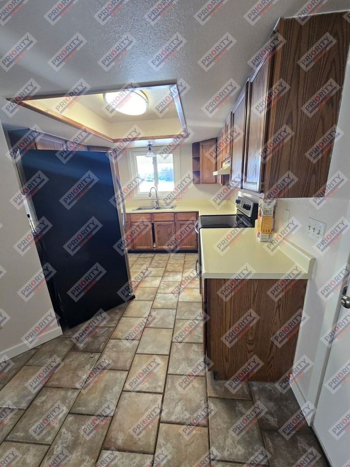 6907 Greensburgh Ave - Photo 3 of 21