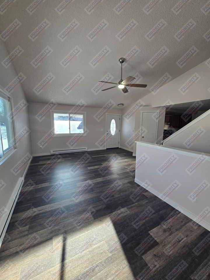 6907 Greensburgh Ave - Photo 4 of 18