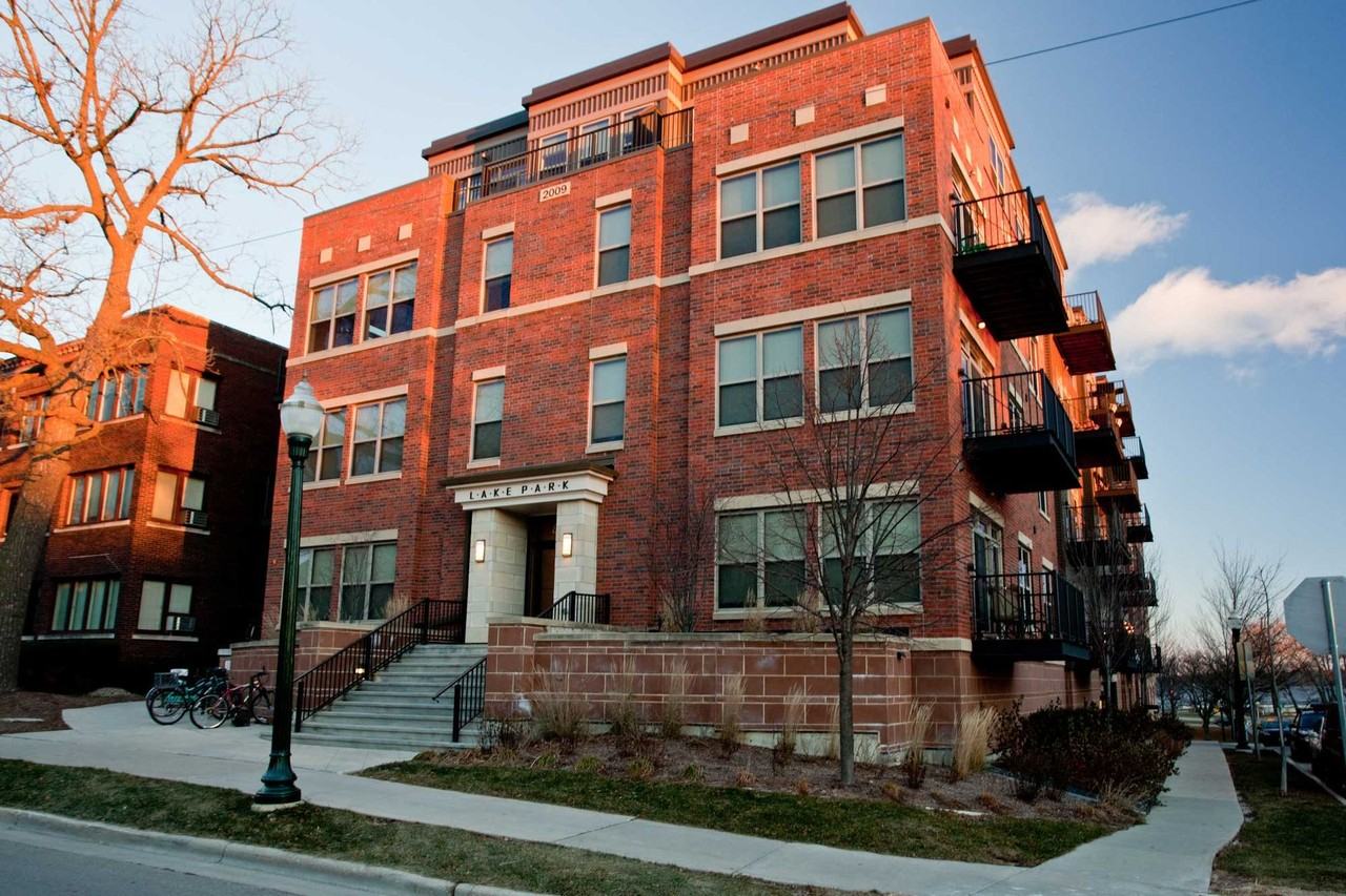 Lake Park - Photo 5 of 7