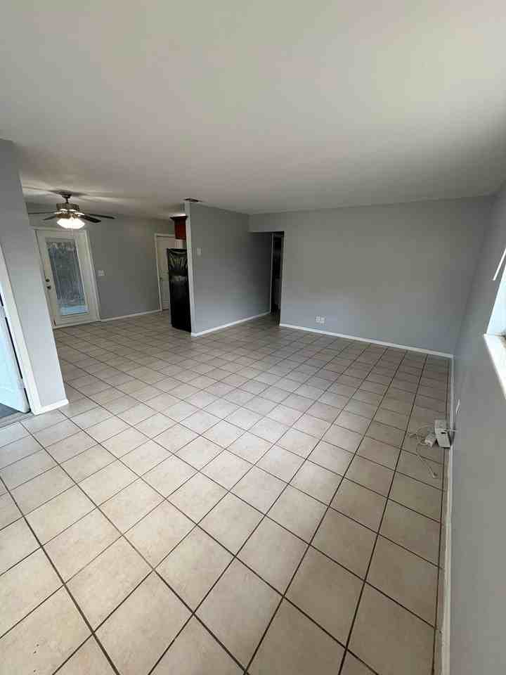 6804 S Wall St - Photo 5 of 14